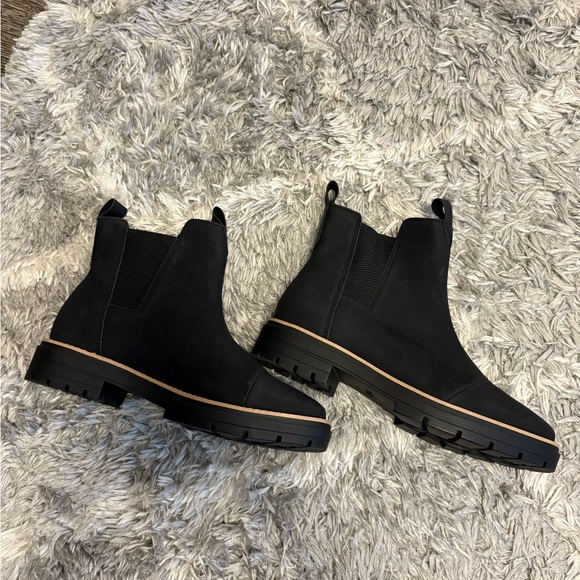 TOMS Women's Skylar Chelsea Boots - Picture 8 of 8